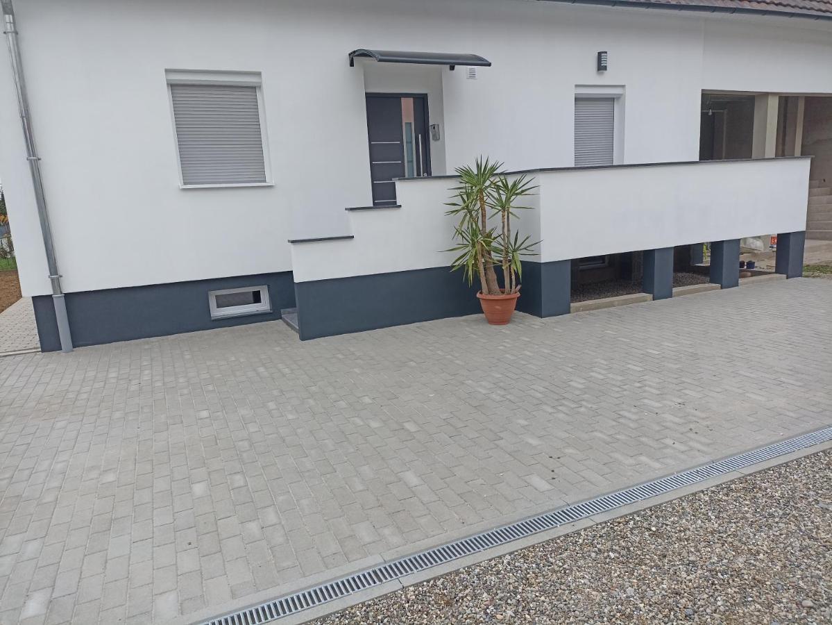 Ebs Paradies Rheinhausen Eksteriør billede